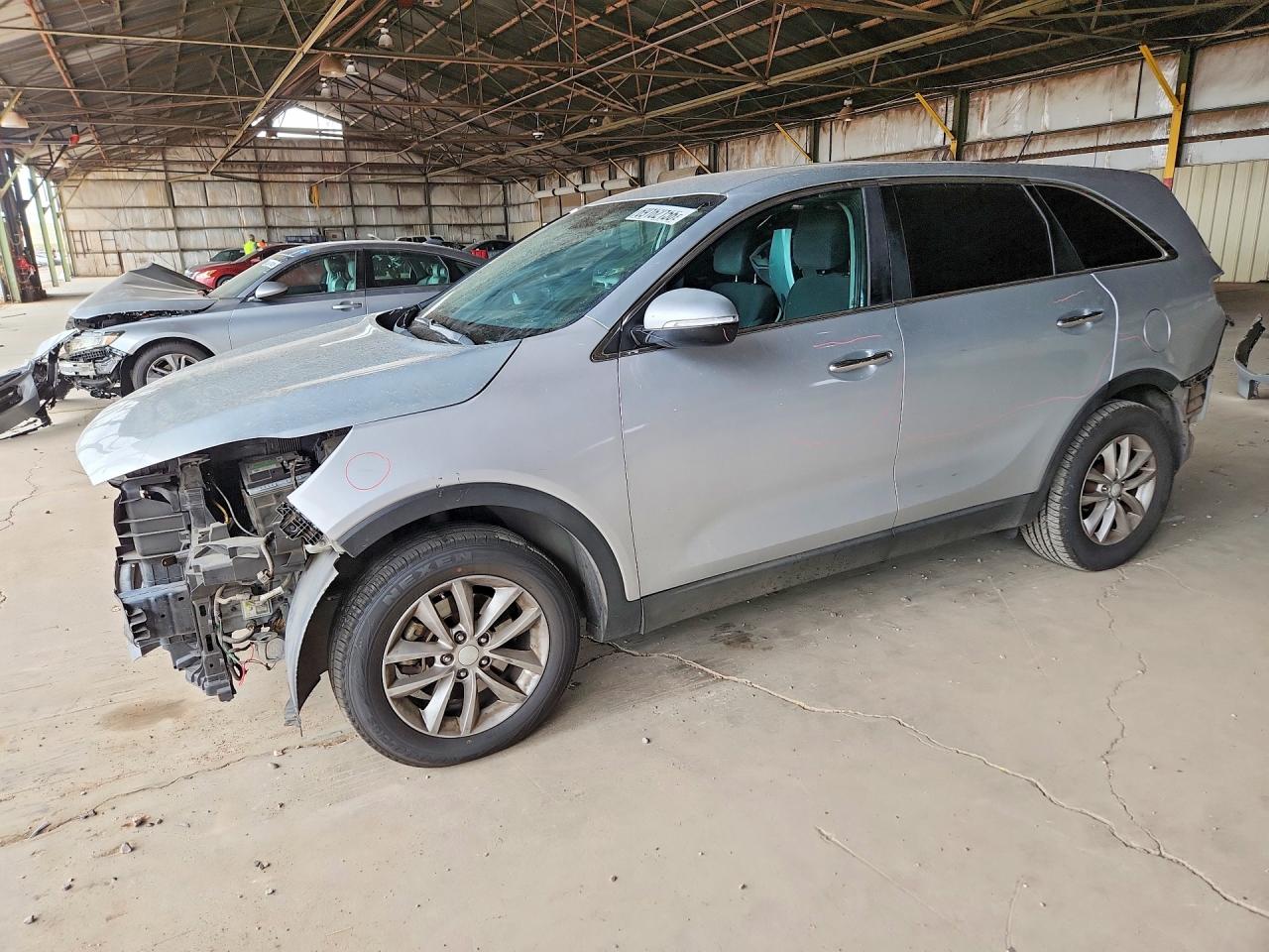 2017 KIA SORENTO L, LX