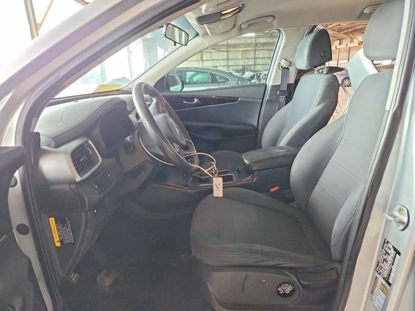 2017 KIA SORENTO L, LX