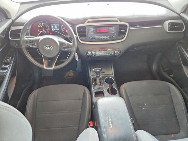 2017 KIA SORENTO L, LX