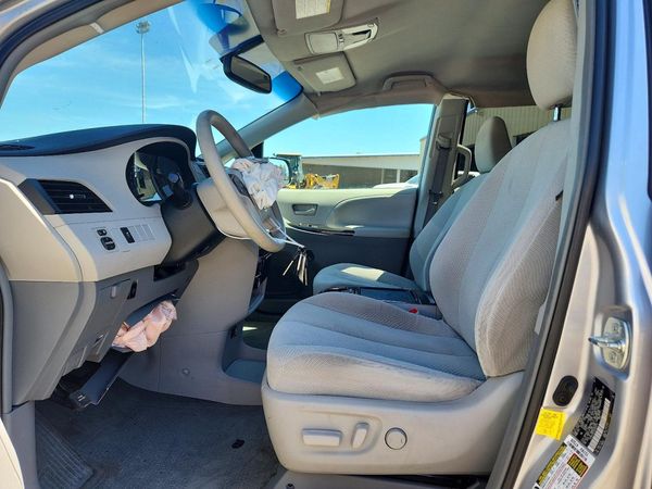 2013 TOYOTA SIENNA