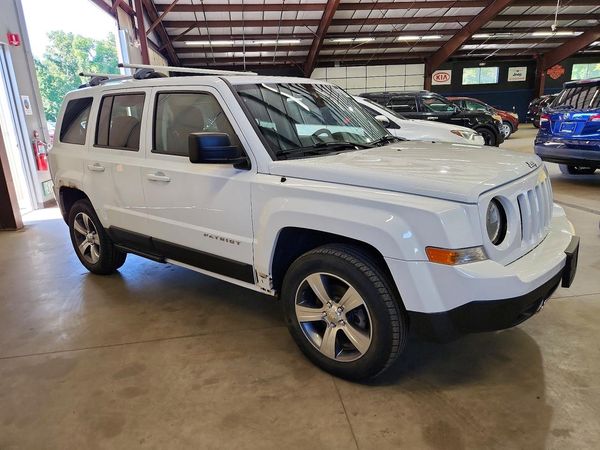 2017 JEEP PATRIOT Latitude — Passenger 3/4