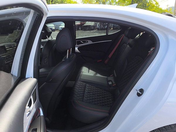 2023 GENESIS G70