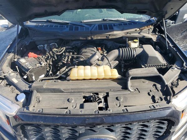 2022 FORD F150 SuperCrew — Engine bay