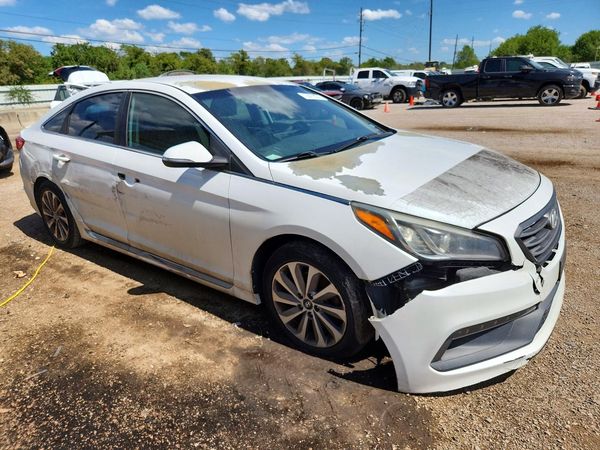 2015 HYUNDAI SONATA — Passenger 3/4