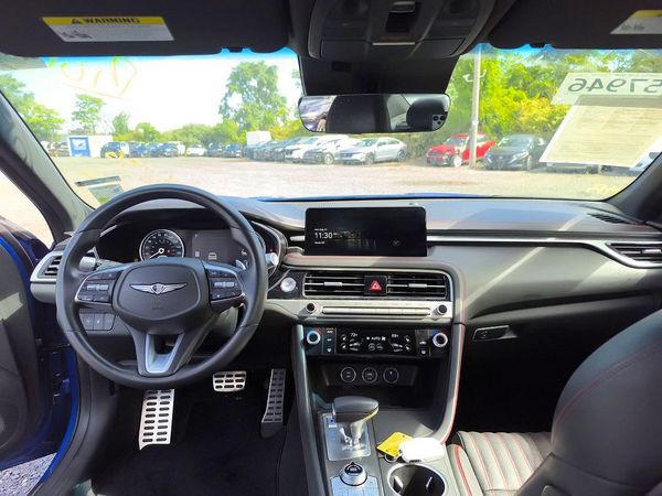 2025 GENESIS G70