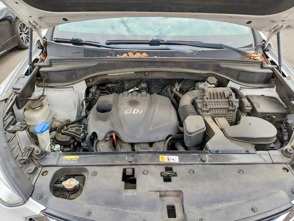 2016 HYUNDAI SANTA FE Base — Engine bay