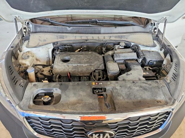 2019 KIA SORENTO L, LX, S — Engine bay