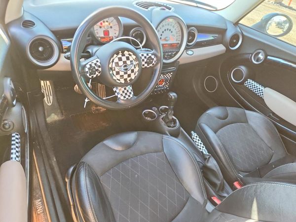 2012 MINI COOPER