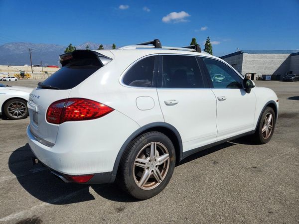 2014 PORSCHE CAYENNE — PSRA