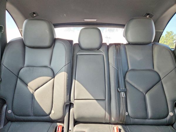 2014 PORSCHE CAYENNE — SUVN