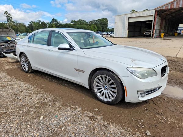 2013 BMW 740 — Passenger 3/4
