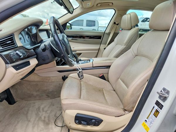 2013 BMW 740 — DENT