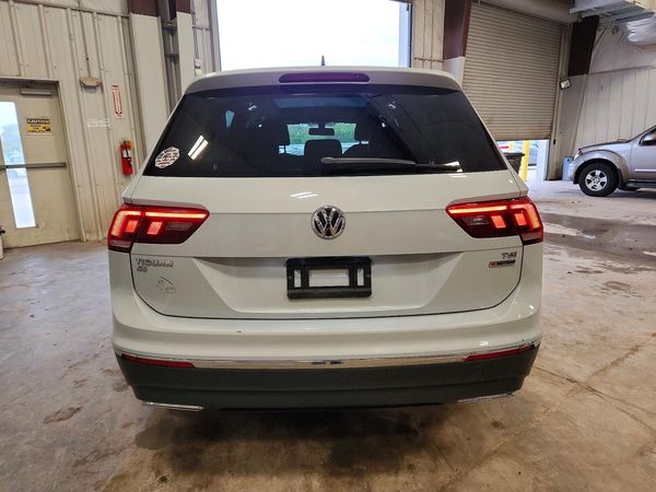 2018 VOLKSWAGEN TIGUAN SE, 4Motion SEL — DIRR
