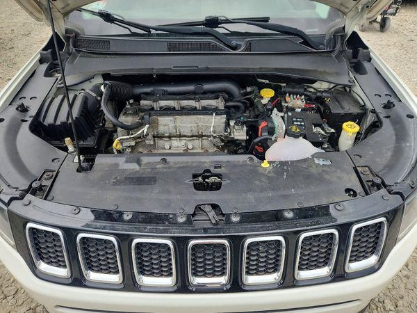 2017 JEEP COMPASS — Engine bay