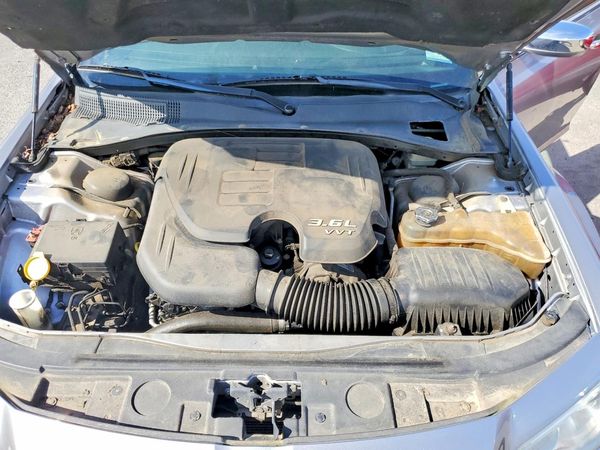2013 CHRYSLER 300 Base/Limited