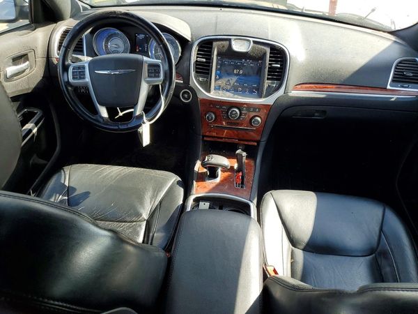 2013 CHRYSLER 300 Base/Limited