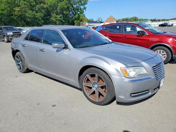 2013 CHRYSLER 300 Base/Limited