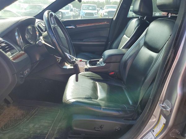2013 CHRYSLER 300 Base/Limited