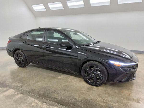 2026 HYUNDAI ELANTRA — Passenger 3/4