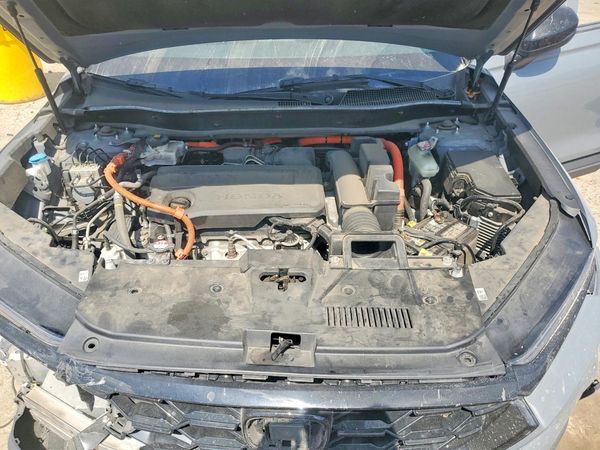2024 HONDA CR-V — Engine bay