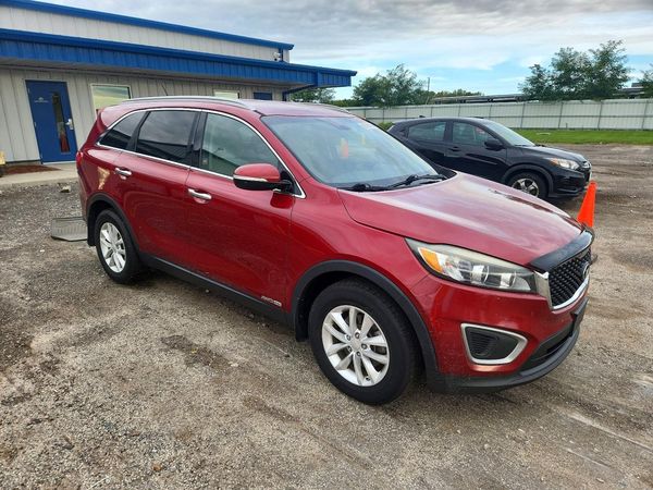 2016 KIA SORENTO L / LX — Passenger 3/4