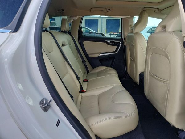 2016 VOLVO XC60 — PSRS