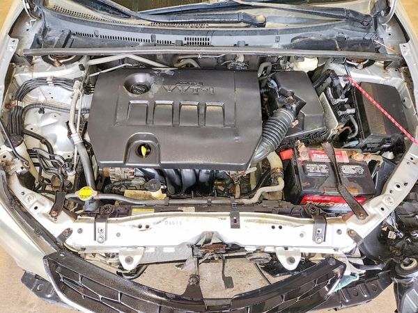 2016 TOYOTA COROLLA L/LE — Engine bay
