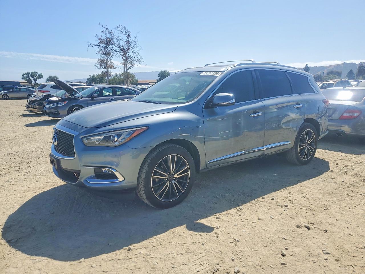 2018 INFINITI QX60 — Front 3/4