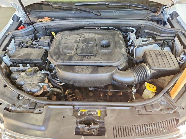 2021 DODGE DURANGO — Engine bay