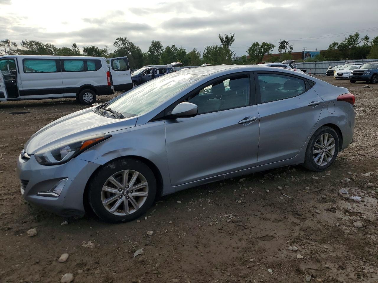 2015 HYUNDAI ELANTRA — Front 3/4