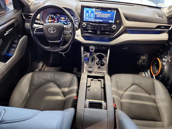 2021 TOYOTA HIGHLANDER Limited — CKPT