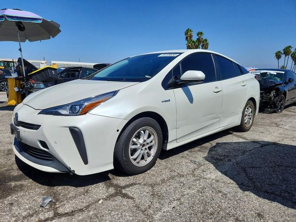 2019 TOYOTA PRIUS