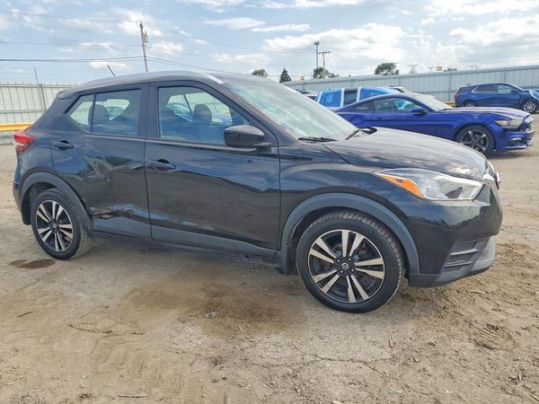 2020 NISSAN KICKS