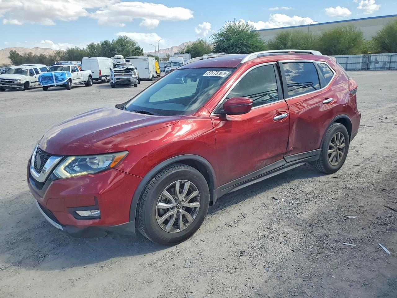 2018 NISSAN ROGUE — Front 3/4