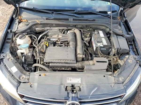 2017 VOLKSWAGEN JETTA — Engine bay