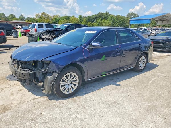 2014 TOYOTA CAMRY