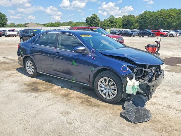 2014 TOYOTA CAMRY