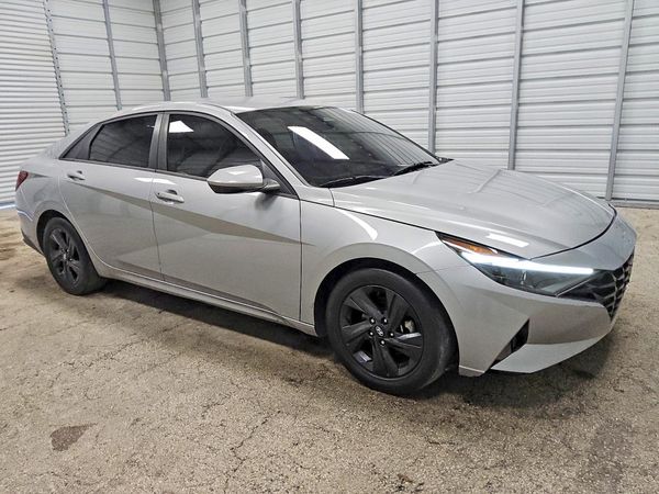 2021 HYUNDAI ELANTRA SEL — Passenger 3/4