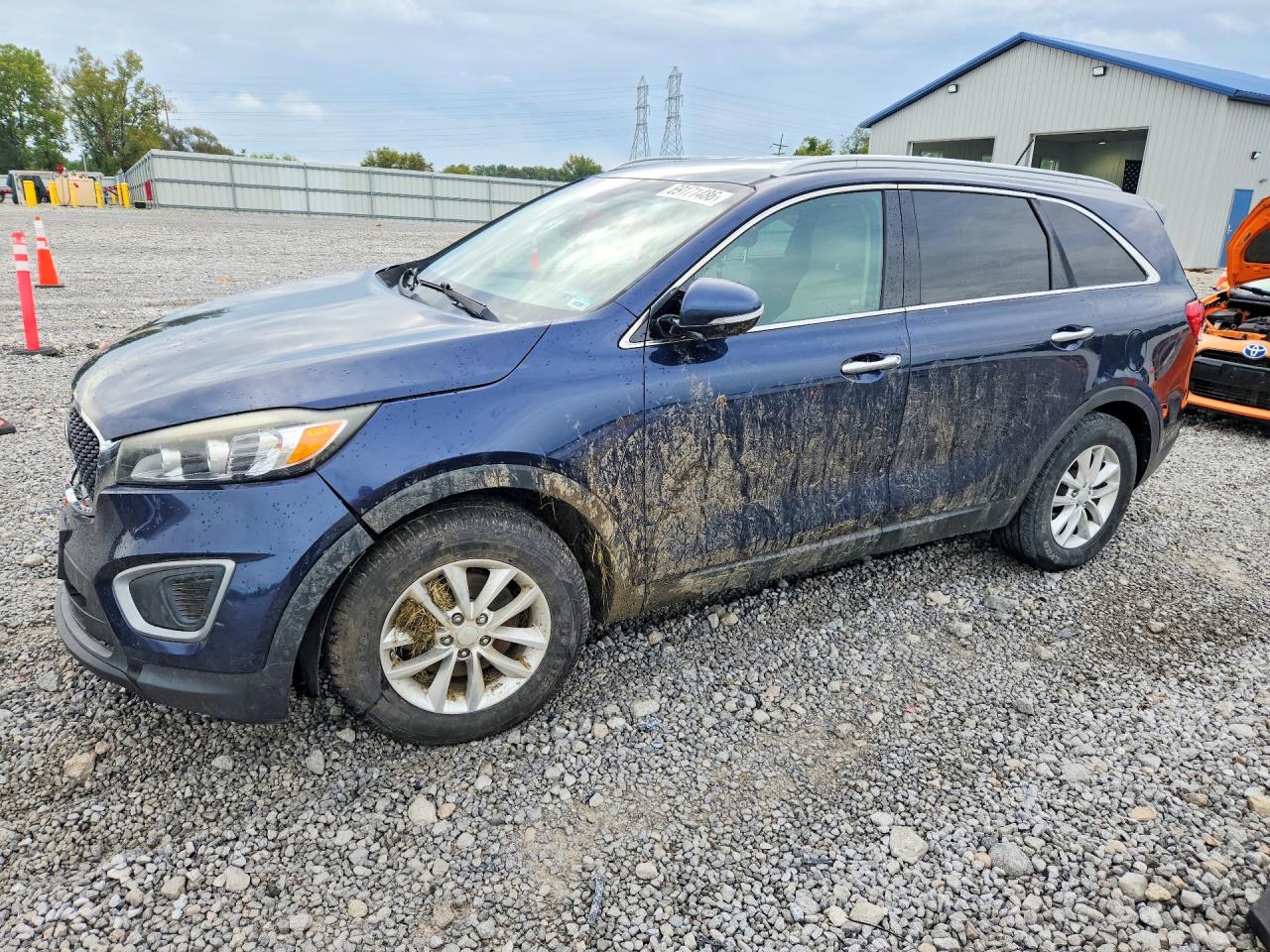 2017 KIA SORENTO L, LX — Front 3/4