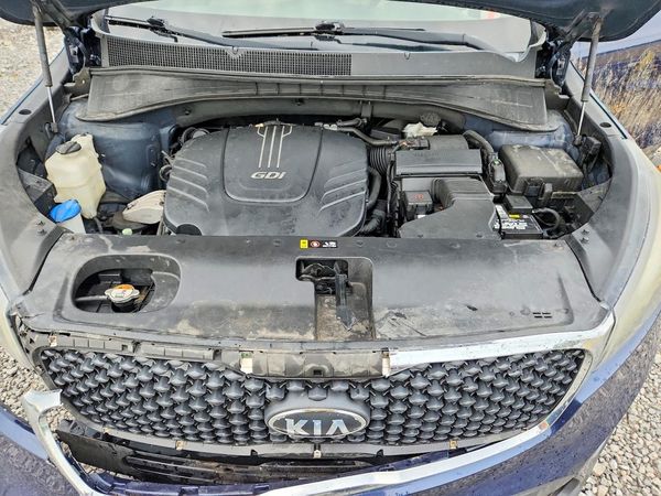 2017 KIA SORENTO L, LX — Engine bay