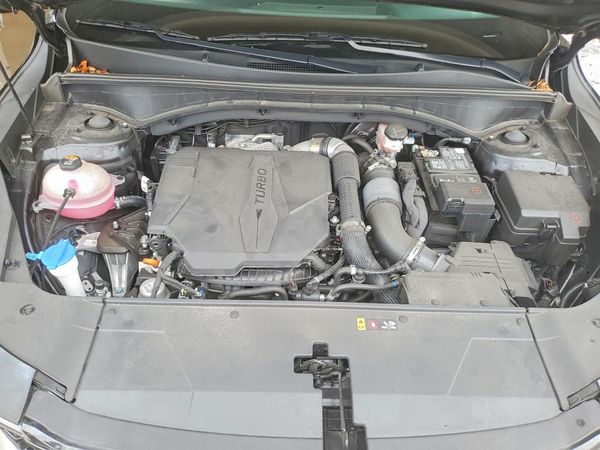 2024 KIA SORENTO — Engine bay