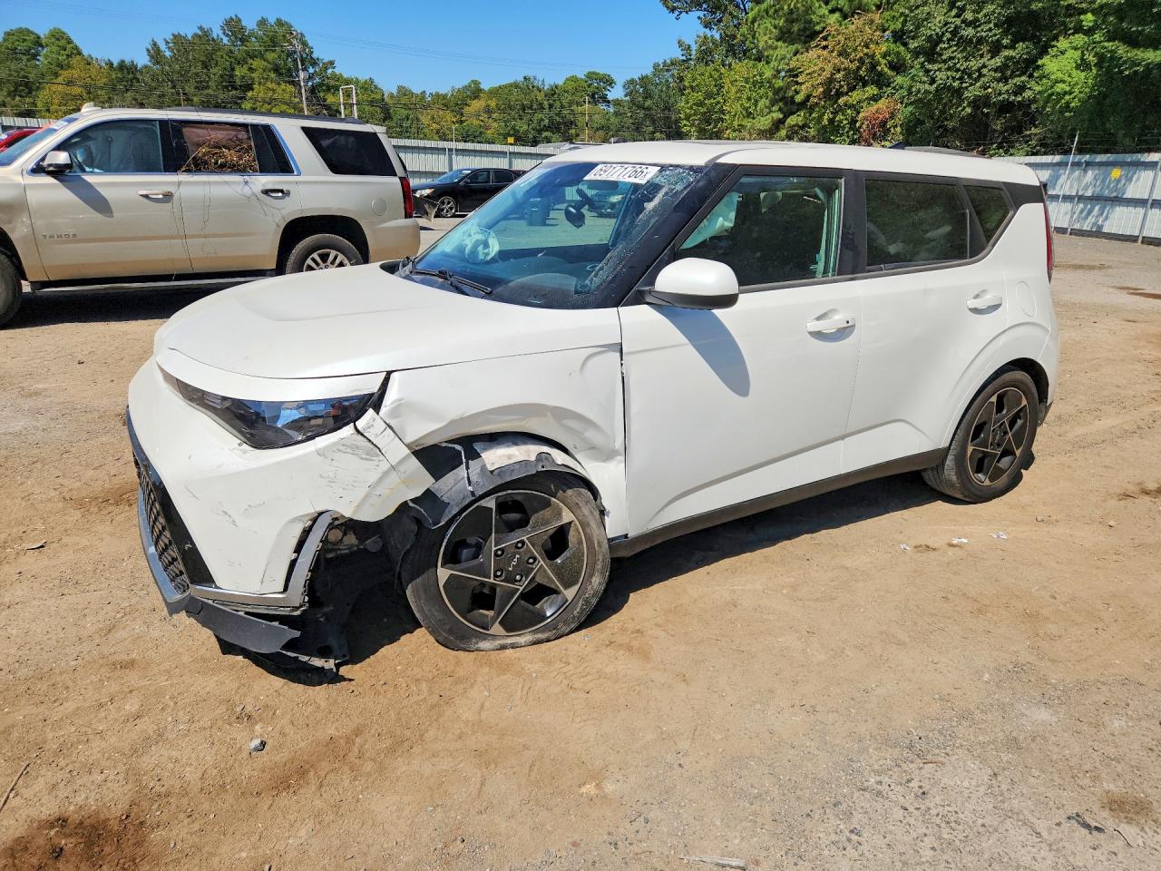 2023 KIA SOUL EX — Front 3/4