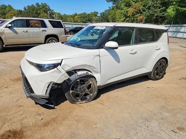 2023 KIA SOUL EX — Front 3/4