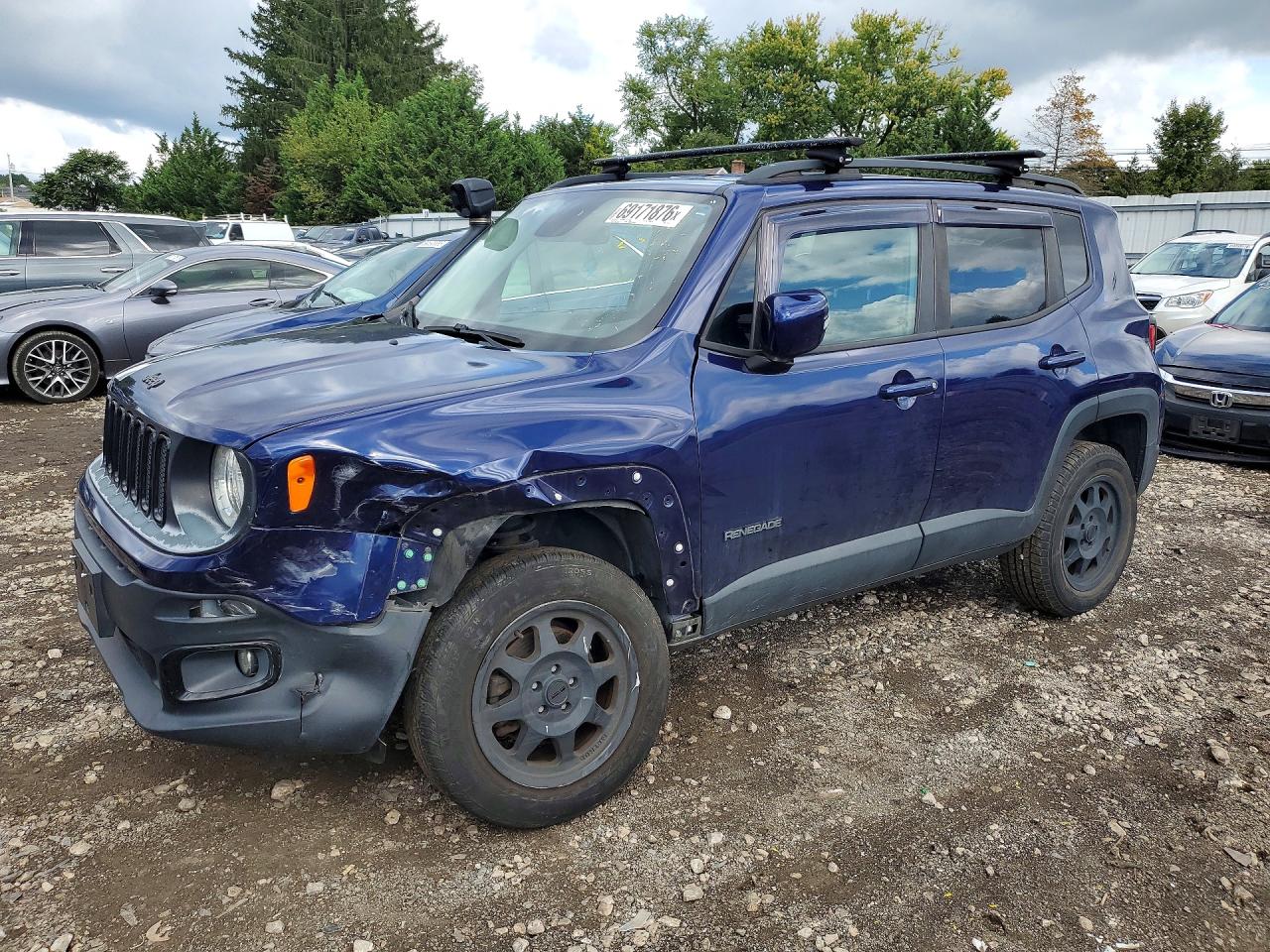 2017 JEEP RENEGADE — Front 3/4