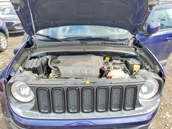 2017 JEEP RENEGADE — Engine bay