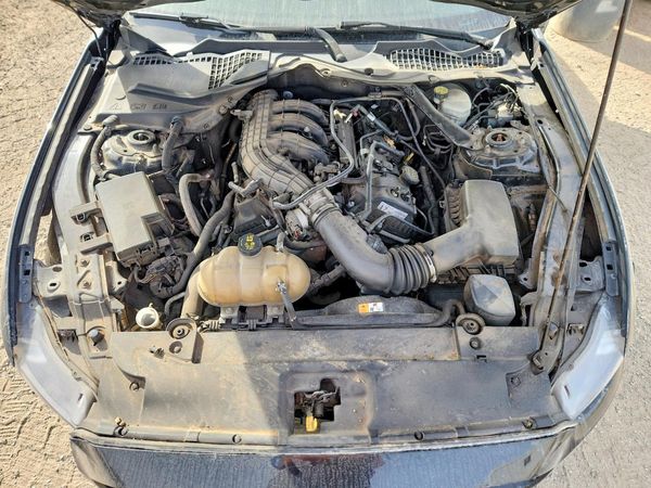 2017 FORD MUSTANG V6 Convertible — Engine bay