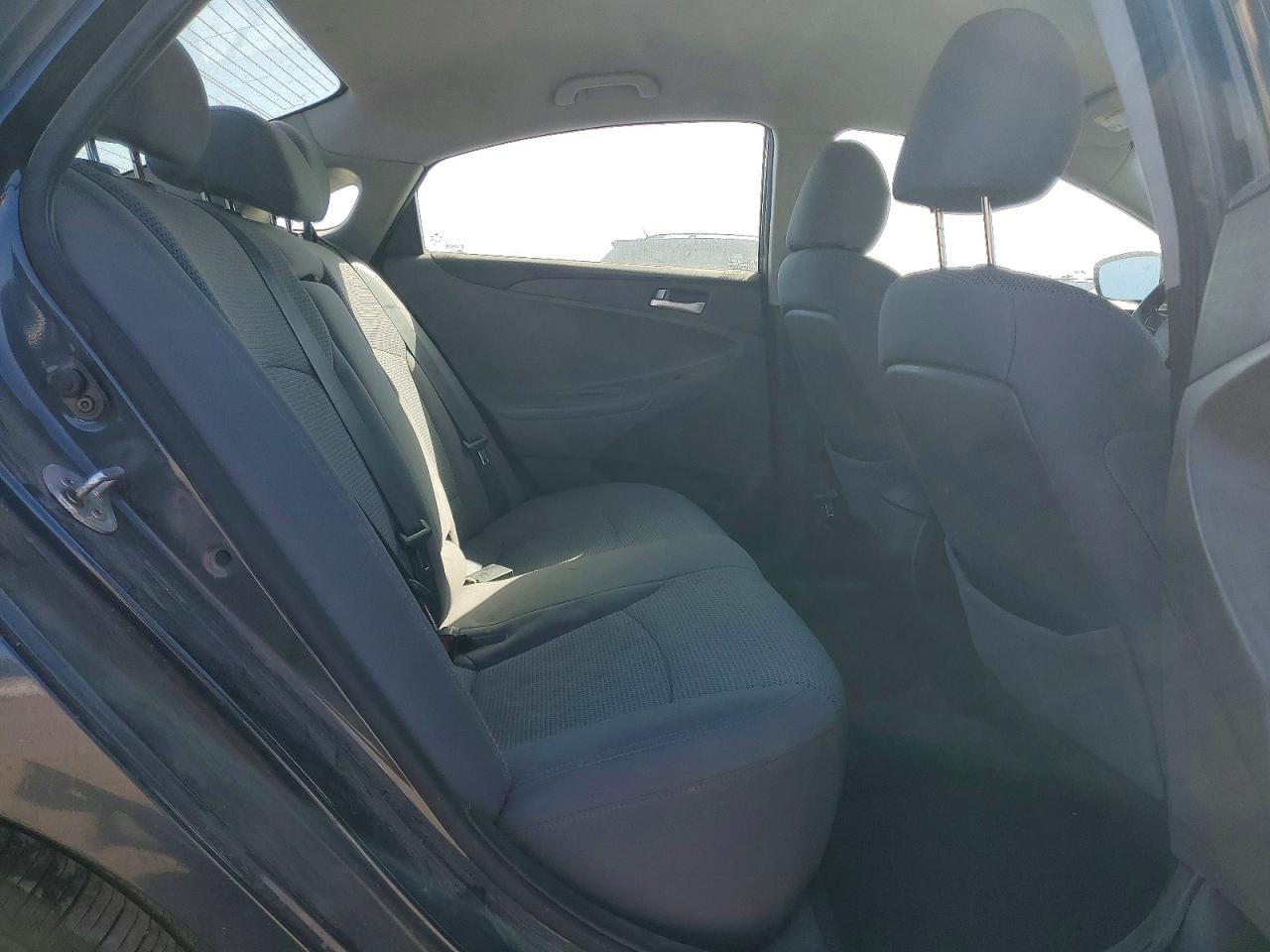 2012 HYUNDAI SONATA — Front 3/4