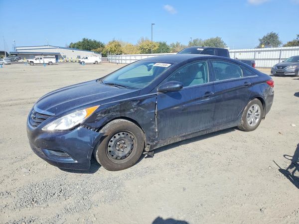 2012 HYUNDAI SONATA — DENT