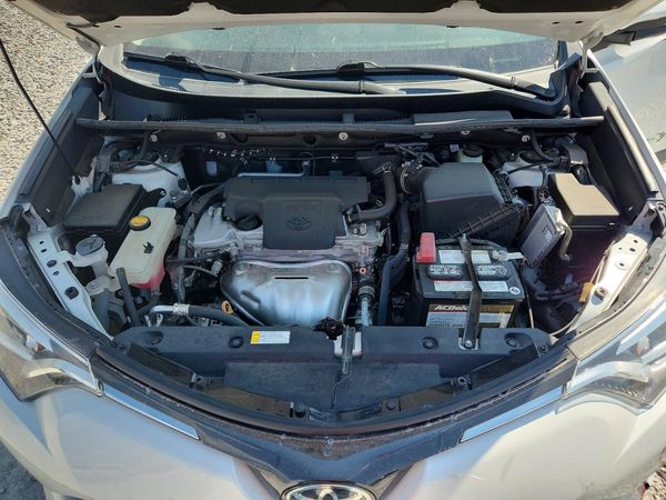 2017 TOYOTA RAV4 — Engine bay