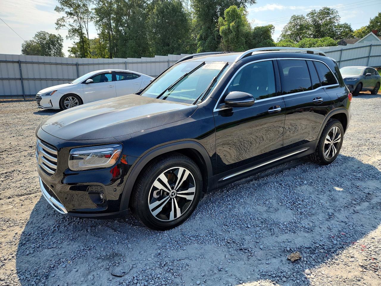 2024 MERCEDES-BENZ GLB — Front 3/4
